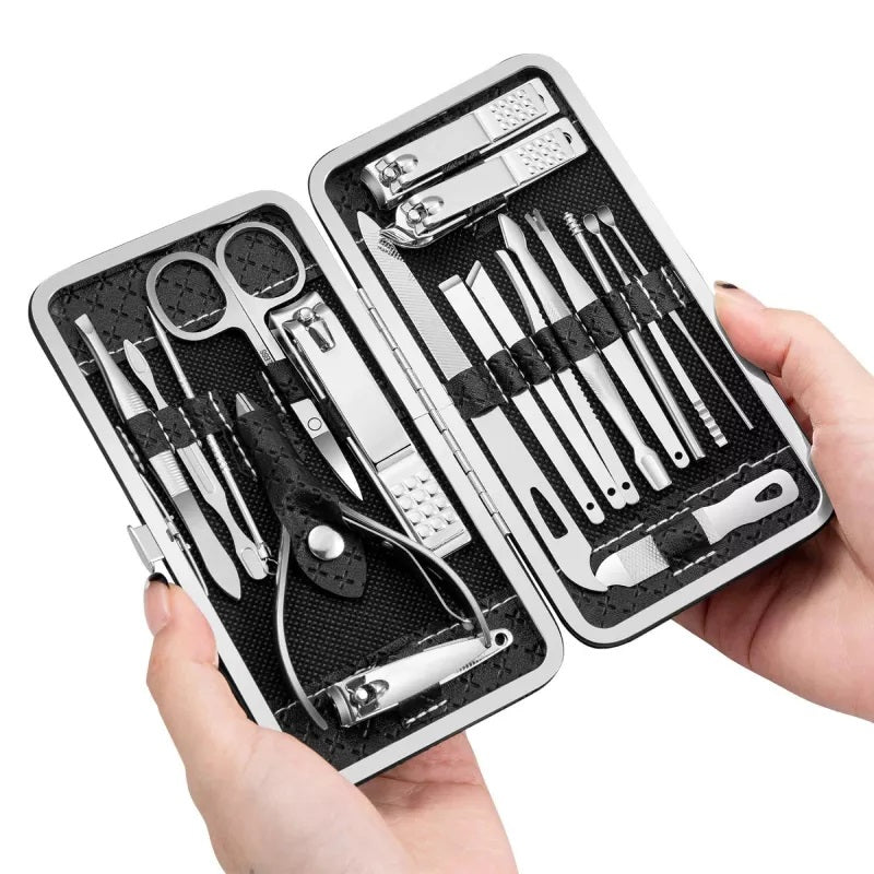 16 PCS Manicure Pedicure Kit with Metal Case – Nail Cutter, Nail Clipper & Grooming Set for Girls